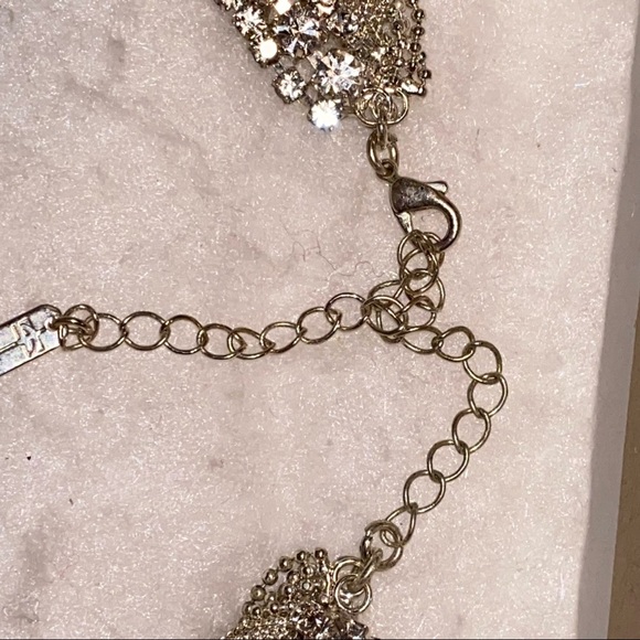 Beautiful necklace and earring set - Picture 4 of 4